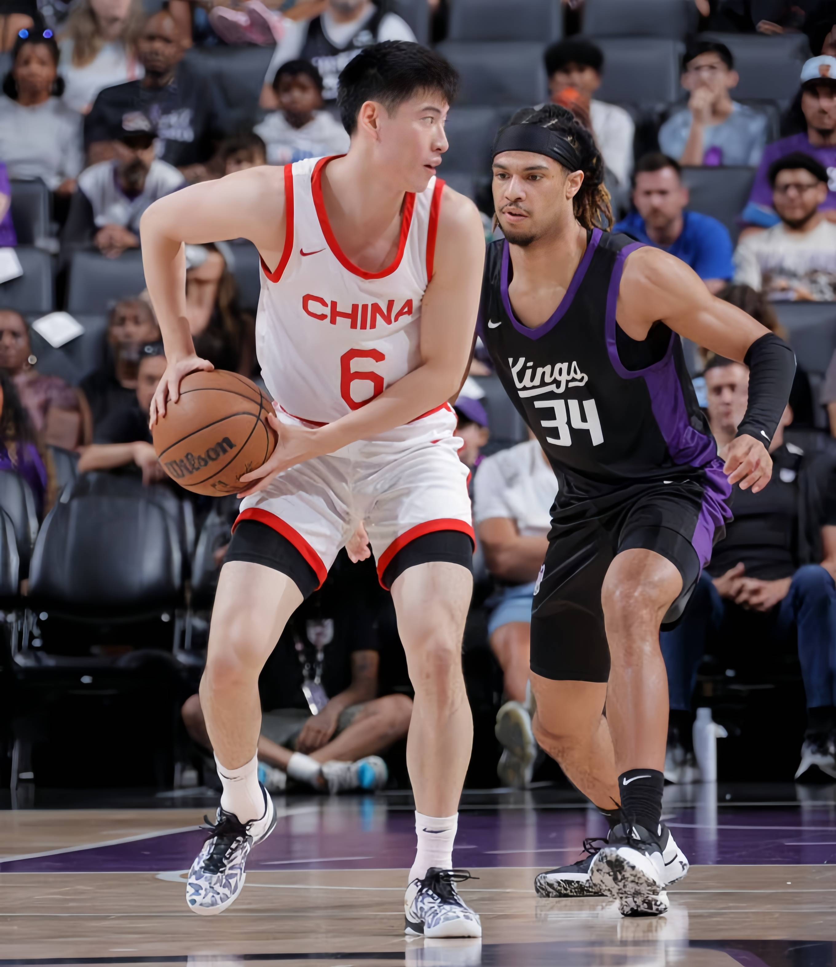 包含国内篮球联盟球员实力突出，比赛节奏激烈的词条