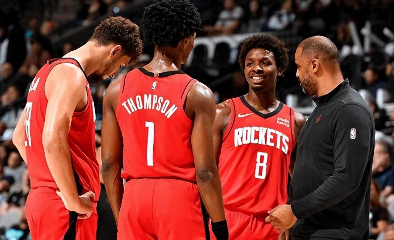 灰熊宣布重组阵容,引进两名新球员备战新赛季 灰熊宣布重组阵容,引进两名新球员备战新赛季