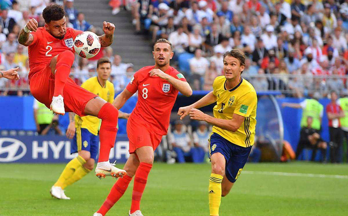 神来之笔！欧预赛球员拼搏出色