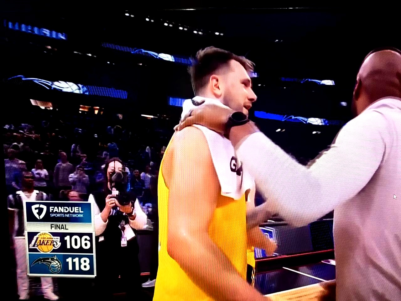 魔术全队发威，击败湖人