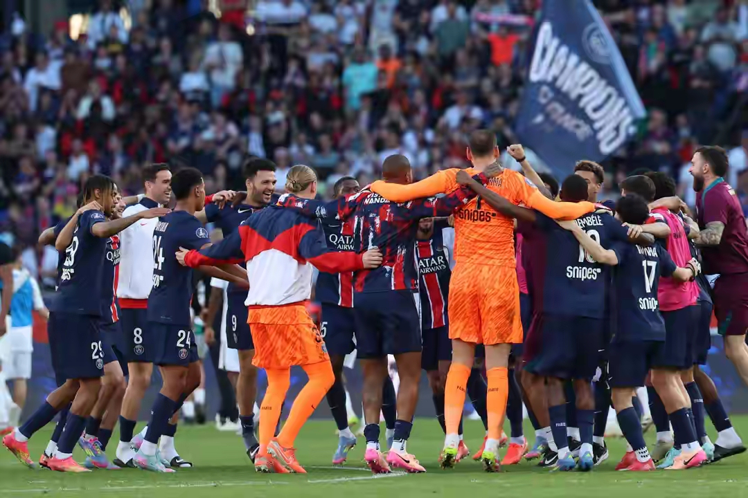 爱游戏app-法国队稳操胜券，昂首挺进淘汰赛的简单介绍