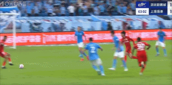 包含临危受命，新秀关键时刻破门得分的词条